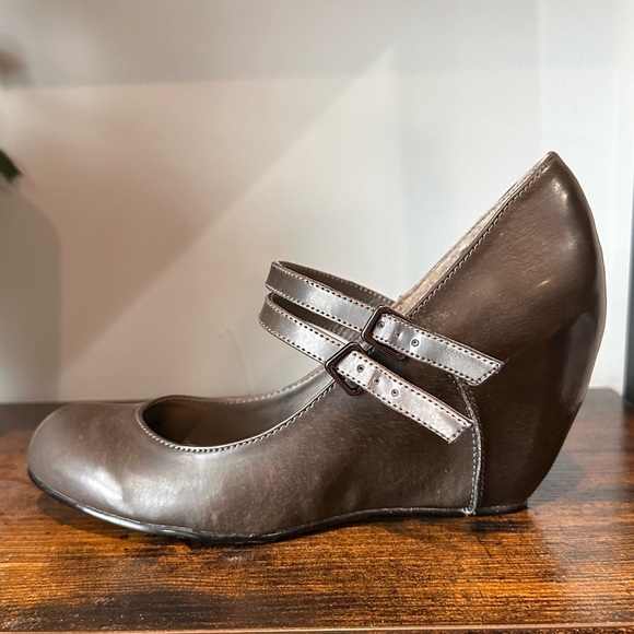 Bakers Cody Double Buckle Grey Wedge Mary Janes - Picture 2 of 12